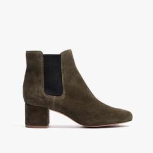 Madewell Chelsea boots in suede size 10